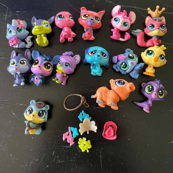Hasbro Other - Hasbro Littlest Pet Shop G4 Figure Lot of 15 with Accessories